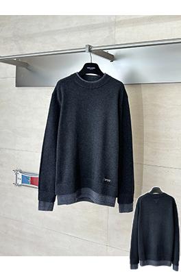 プラダ ホリデーコレクション カシミア＆ウールブレンド リブニット クルーネックセーター