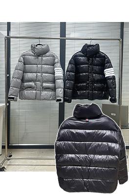 トムブラウン 4本ストライプのダウンジャケット