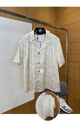 ルイヴィトン 全面に文字がプリントされた半袖シャツ