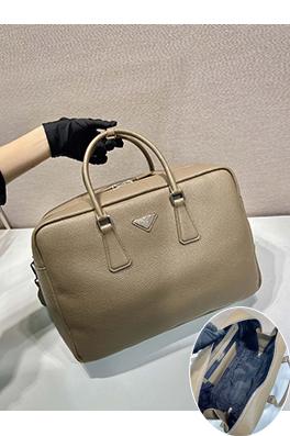 プラダ 新しいブリーフケース