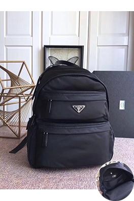 プラダスーパーコピー トライアングルロゴナイロンバックパック