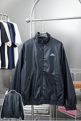 バレンシアガ ランウェイスタイルの 3B 刺繍レザージャケット