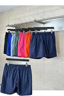 ルイヴィトンコピー 全面にプリントされたクラシックなエンボスパターンのビーチショーツ