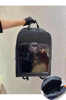 プラダ Re-Nylon リサイクルナイロンバックパック