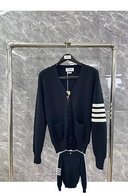 トムブラウンスーパーコピー 4ストライプVネックカーディガン