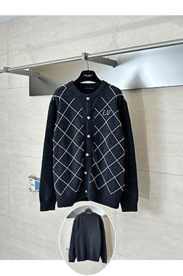 ルイヴィトン ダイヤモンド柄のハンドビーズニットクルーネックカーディガン