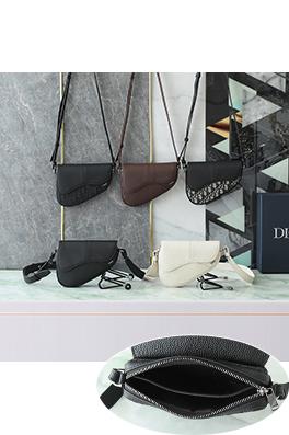 ディオール Oblique 黒のサドルバッグ
