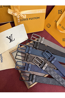 ルイヴィトンスーパーコピー LV Monogram 新しいエンボスフローラルレターベルト