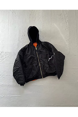 ヴェトモンスーパーコピー VETEMENTS ロゴレタージップアップフードジャケット