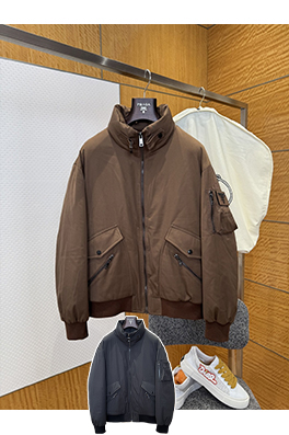 プラダ 袖パッチジッパーポケットダウンジャケット