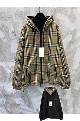バーバリー 軽量両面チェック柄フード付きジャケット