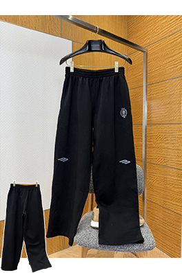 バレンシアガ BALENCIAGA スキーシリーズマンチェスターユナイテッド 刺繍入りスウェットパンツ