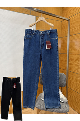 グッチ ホースビットディテールとパテントレザーラベルが付いたストレートレッグジーンズ