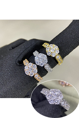 ヴァン クリーフ＆アーペル ダイヤモンドをちりばめたフラワーリング