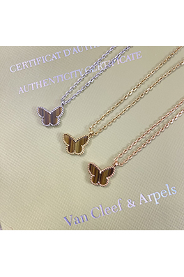 ヴァン クリーフ＆アーペルコピー タイガーストライプストーンバタフライネックレス