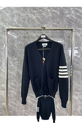 トムブラウンスーパーコピー 4ストライプVネックカーディガン