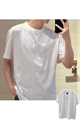ルイヴィトン 全面モノグラムプリントの半袖Tシャツ