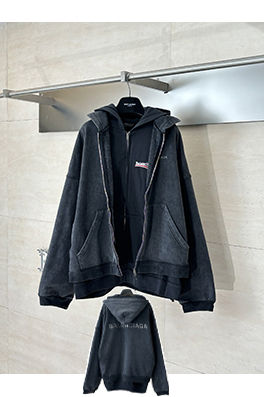 バレンシアガ Balenciaga 2枚のダメージをしたジップアップパーカー