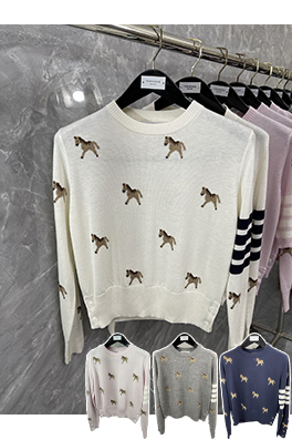 トムブラウン 馬年限定の馬柄ニットプルオーバー長袖セーター