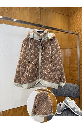 ルイヴィトン モノグラムのスタンドカラージャケット