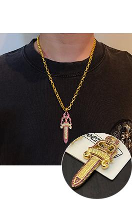クロムハーツ クロムハーツ ピンクダイヤモンドの剣ペンダント付きゴールドレターネックレス