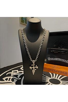 クロムハーツ ユニークなクロスペンダントが付いたクラシックなレトロなレターネックレス