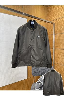 プラダ メタルトライアングルロゴボタンジャケット