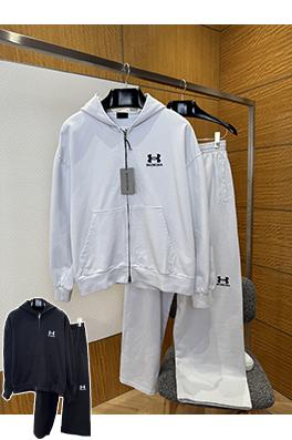 バレンシアガ ロゴ入りジップアップジャケットとストレートレッグパンツのスーツ