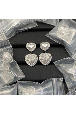 シャネル レディースダブルハートイヤリング