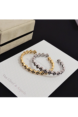 ヴァン クリーフ＆アーペル VCA 四つ葉のレディースクローバーブレスレット