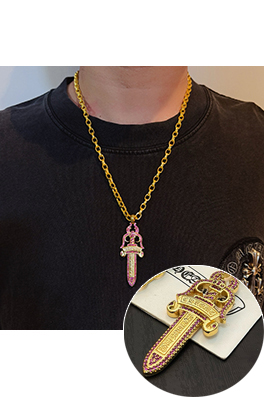 クロムハーツ クロムハーツ ピンクダイヤモンドの剣ペンダント付きゴールドレターネックレス