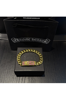 クロムハーツコピー 金色の十字型ダイヤモンド剣ブレスレット