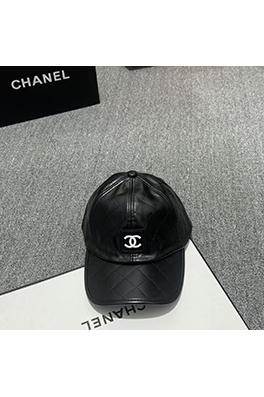 シャネル 高級感とスタイリッシュなベースボールキャップ
