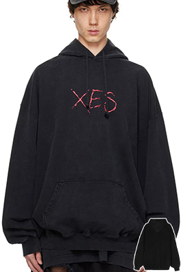 ヴェトモン VETEMENTS 胸にロゴがったウォッシュのフード付きスウェットシャツ