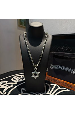 クロムハーツコピー 六芒星ペンダント付きクラシックレトロスカルネックレス
