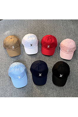 ルイヴィトン LV 高級感とスタイリッシュなベースボールキャップ