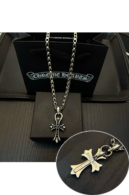 クロムハーツ ブラックダイヤモンドのクロスペンダント付きヴィンテージクロスネックレス