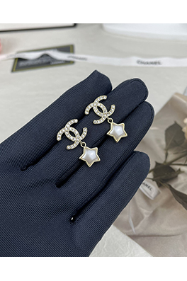 シャネル 五芒星のラインストーンダブルCイヤリング