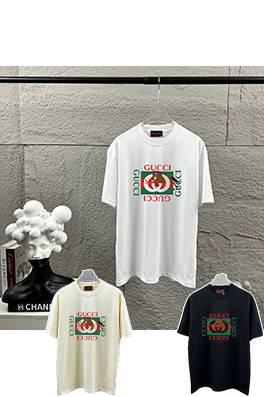 グッチ 胸元にダブルGのグッチロゴプリント馬年柄の半袖Tシャツ