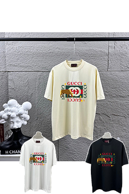 グッチ 新モデル胸元にダブルGのグッチロゴプリント馬年柄の半袖Tシャツ