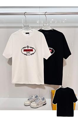 プラダ 胸に麻縄の刺繍がされた、クラシックな1986のスローガン文字ロゴ半袖Tシャツ