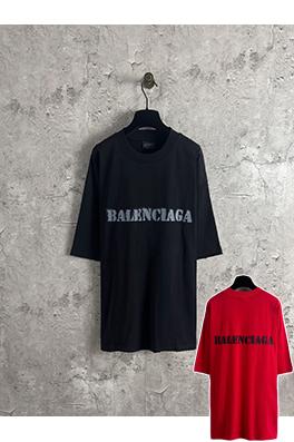バレンシアガ Balenciaga フロントとバックにぼかしロゴの半袖Tシャツ