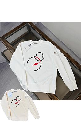 モンクレール 胸元に大きなロゴ入りクルーネックのスウェットシャツ