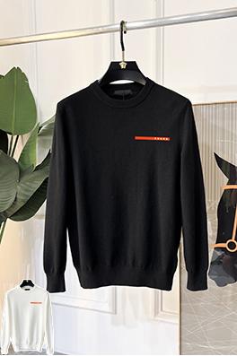 プラダ 新モデルロゴ入りクルーネックセーター