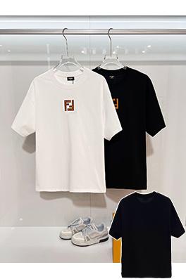 フェンディ 胸元にはダブルFの刺繍ロゴ入りクラシックでシンプルな半袖Tシャツ