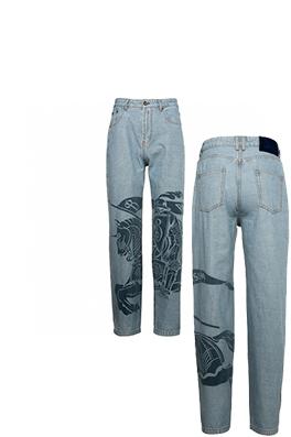 バーバリーブランドスーパーコピー ウォーホースプリントパッチ付きヴィンテージウォッシュドデニムジーンズ