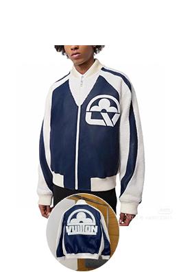 ルイヴィトン 花柄の文字ロゴが入ったベースボールジャージ