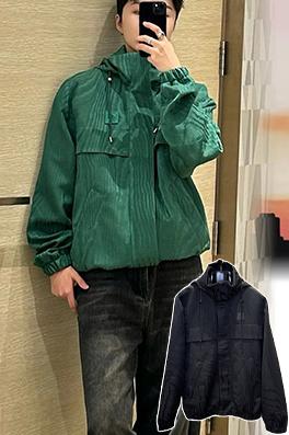 ルイヴィトン ダークカラーの柄入りフード付きジャケット