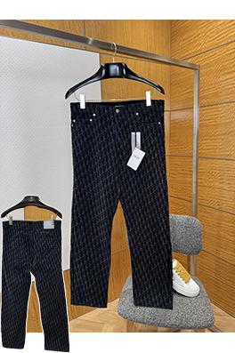 ディオール 全面にボタンプリントがされたストレートレッグのカジュアルパンツ