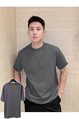 ルイヴィトン エンボスロゴ半袖Tシャツ